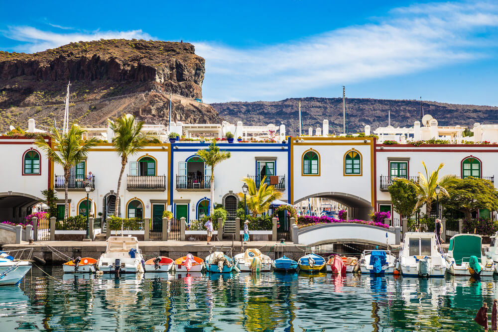 strolling in gran canaria