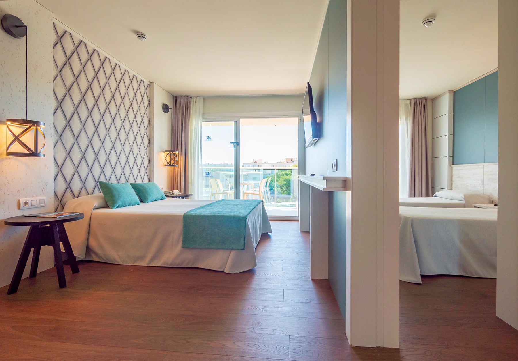 Download 4 dormitoris 4 llits a la platja For iPhone Free 4 Dormitoris 4 Llits A La Platja